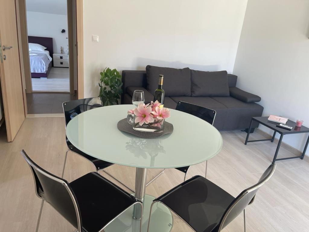 Villa Jadranka Apartments Tučepi Eksteriør billede