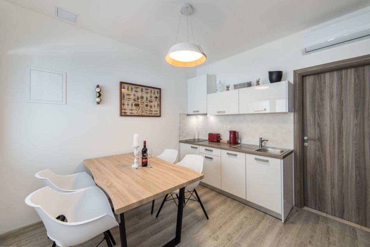 Villa Jadranka Apartments Tučepi Eksteriør billede