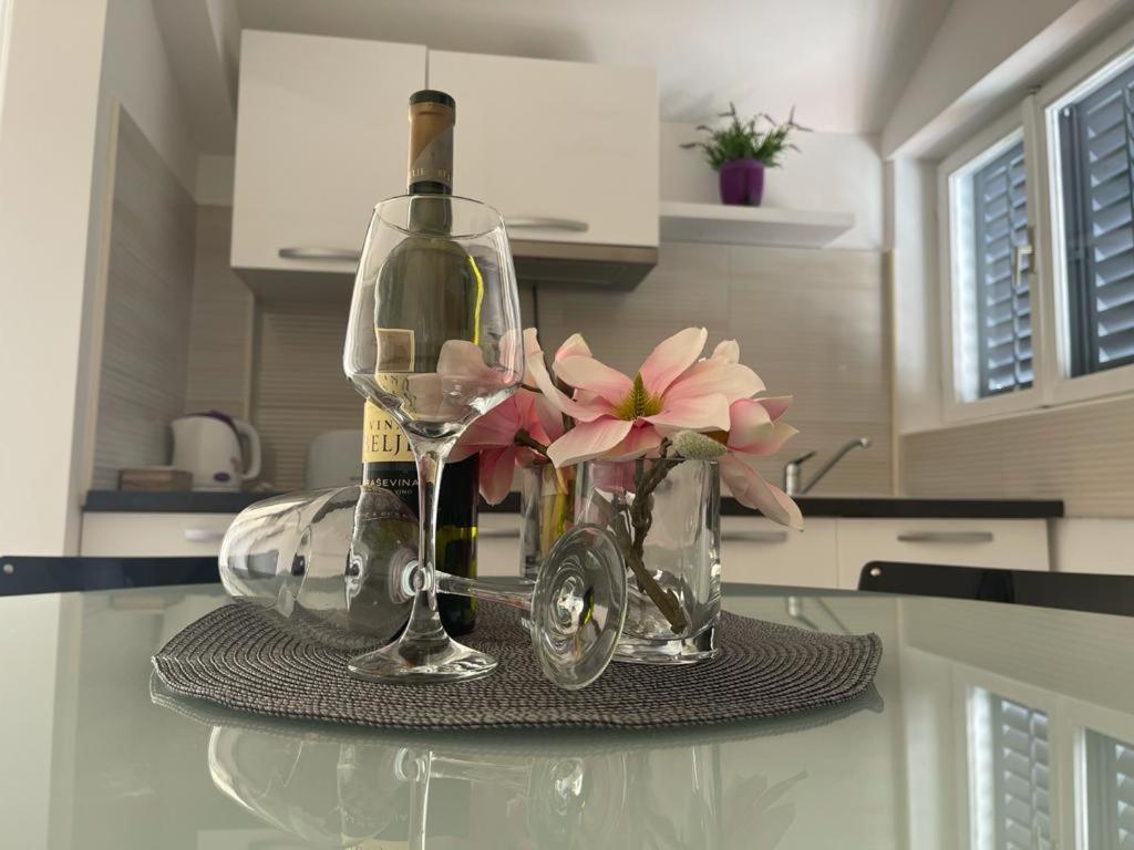 Villa Jadranka Apartments Tučepi Eksteriør billede