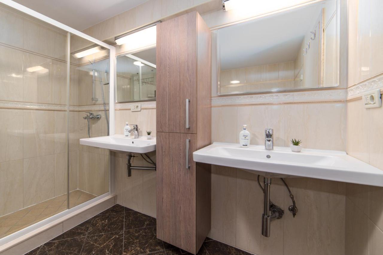 Villa Jadranka Apartments Tučepi Eksteriør billede